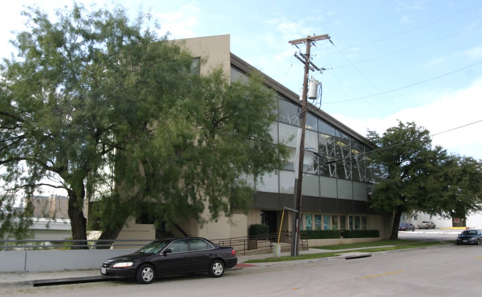 1413 Rio Grande Ave, Fort Worth, TX for sale - Building Photo - Image 2 of 4