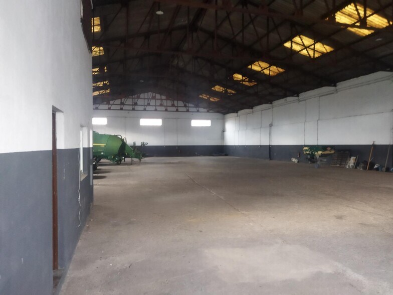 Industrial in Cáceres for lease - Building Photo - Image 1 of 7