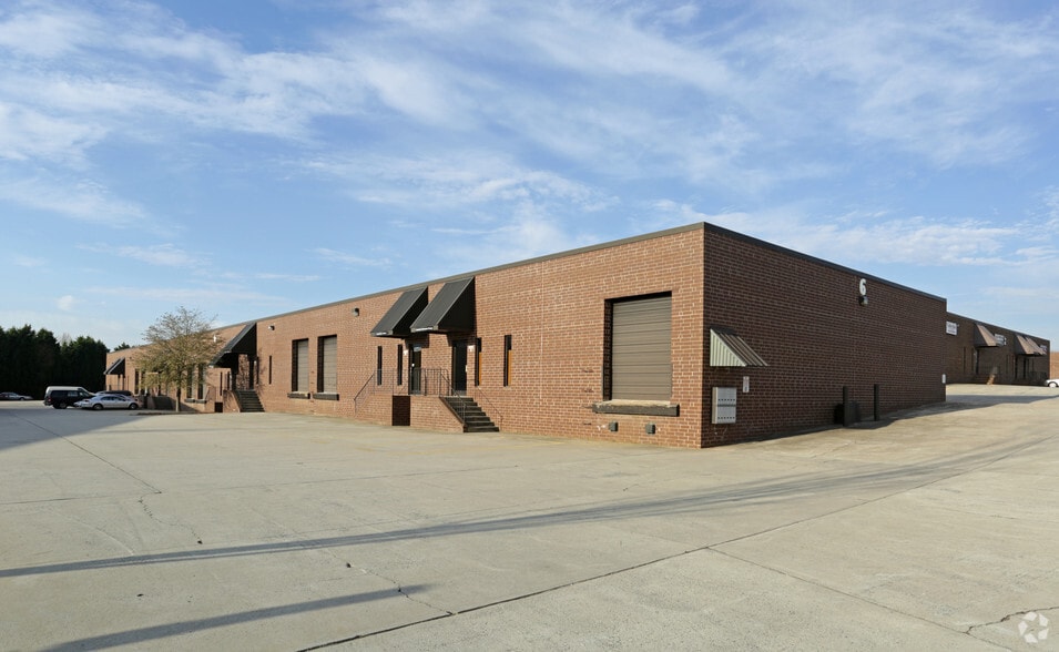 620 Griffith Rd, Charlotte, NC 28217