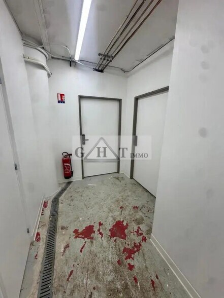 Industrial in Palaiseau for lease - Building Photo - Image 3 of 4