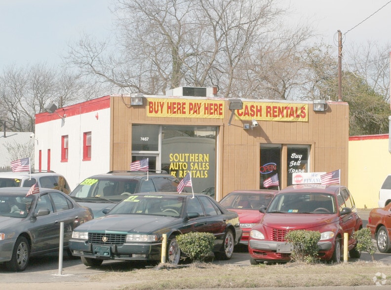 Automotive Retail Building Assemblage portfolio of 2 properties for sale on LoopNet.com - Building Photo - Image 2 of 2