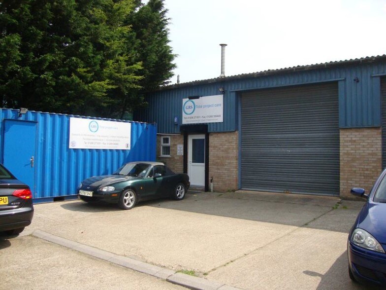 10-12 Cranes Clos, Basildon for sale - Building Photo - Image 1 of 1