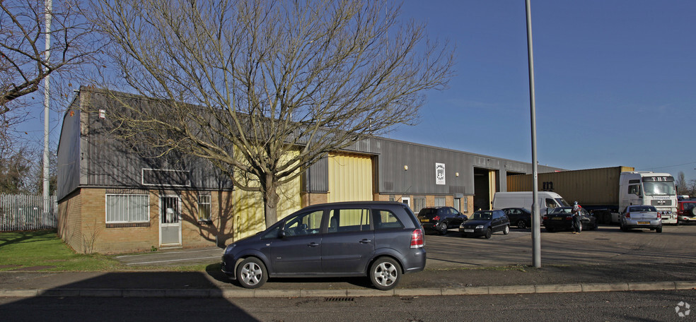 191-198 Camford Way, Luton for lease - Primary Photo - Image 1 of 8