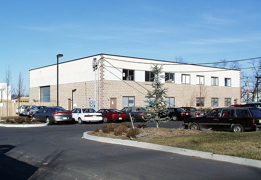 299 Whitehead Rd, Hamilton, NJ for lease - Building Photo - Image 2 of 15