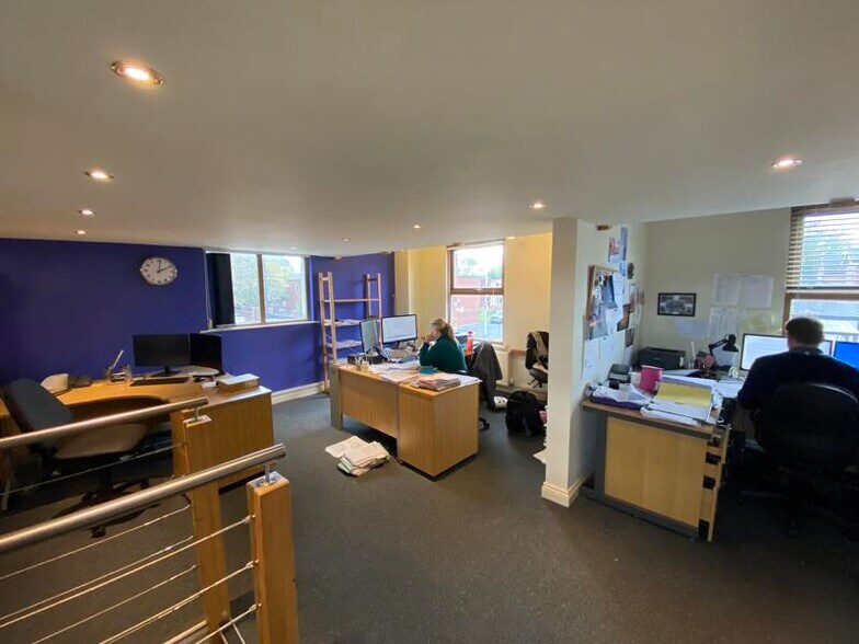 7-11A Worrall St, Stockport for lease - Interior Photo - Image 3 of 10