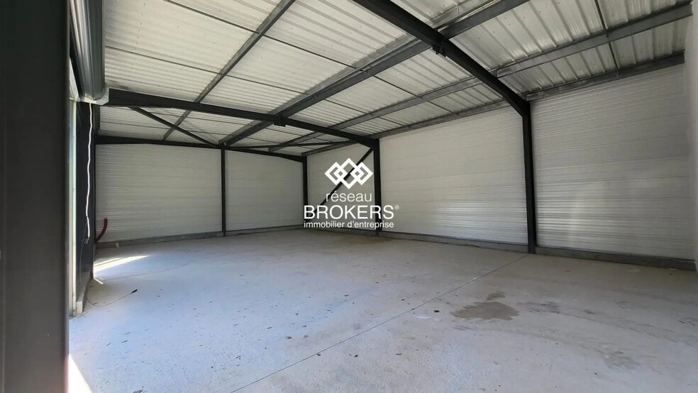 Industrial in Montauban for lease - Interior Photo - Image 1 of 1