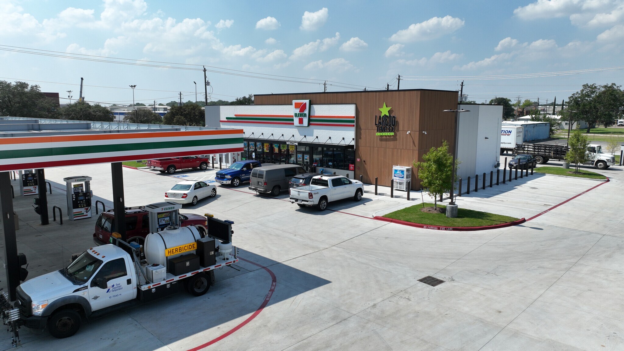 5513 Spencer Hwy, Pasadena, TX 77505