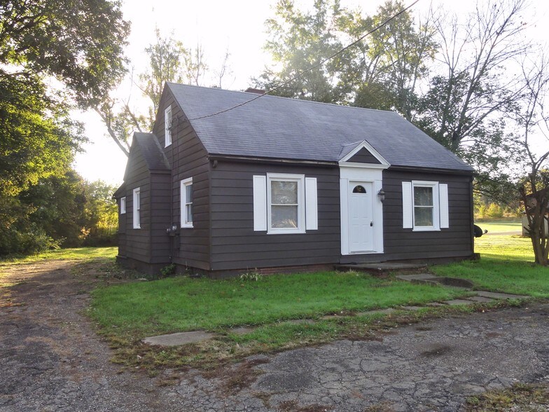 6670 Middlebranch Ave NE, Canton, OH 44721