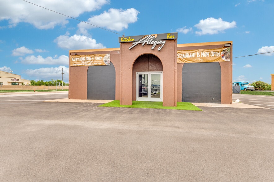2601 W Jefferson St, Grand Prairie, TX for sale - Building Photo - Image 2 of 25