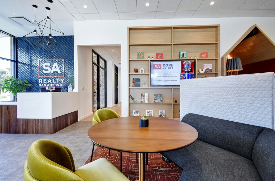 17346 La Cantera Pky, San Antonio, TX for lease - Interior Photo - Image 2 of 10