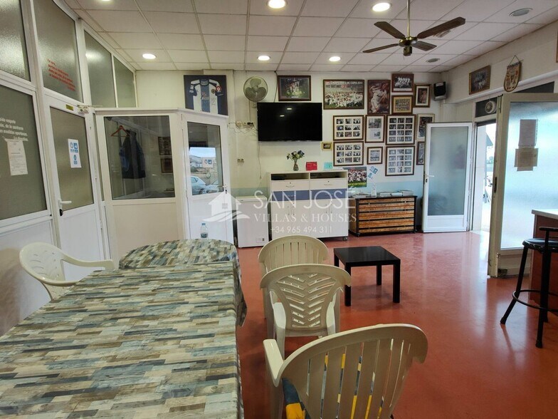 Retail in Aspe for sale - Building Photo - Image 2 of 10