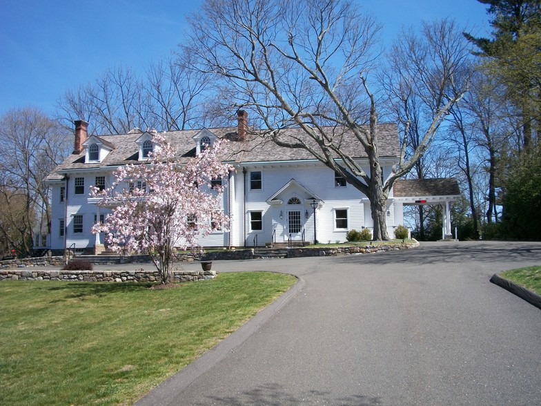 215 Post Rd W, Westport, CT for sale - Building Photo - Image 2 of 20