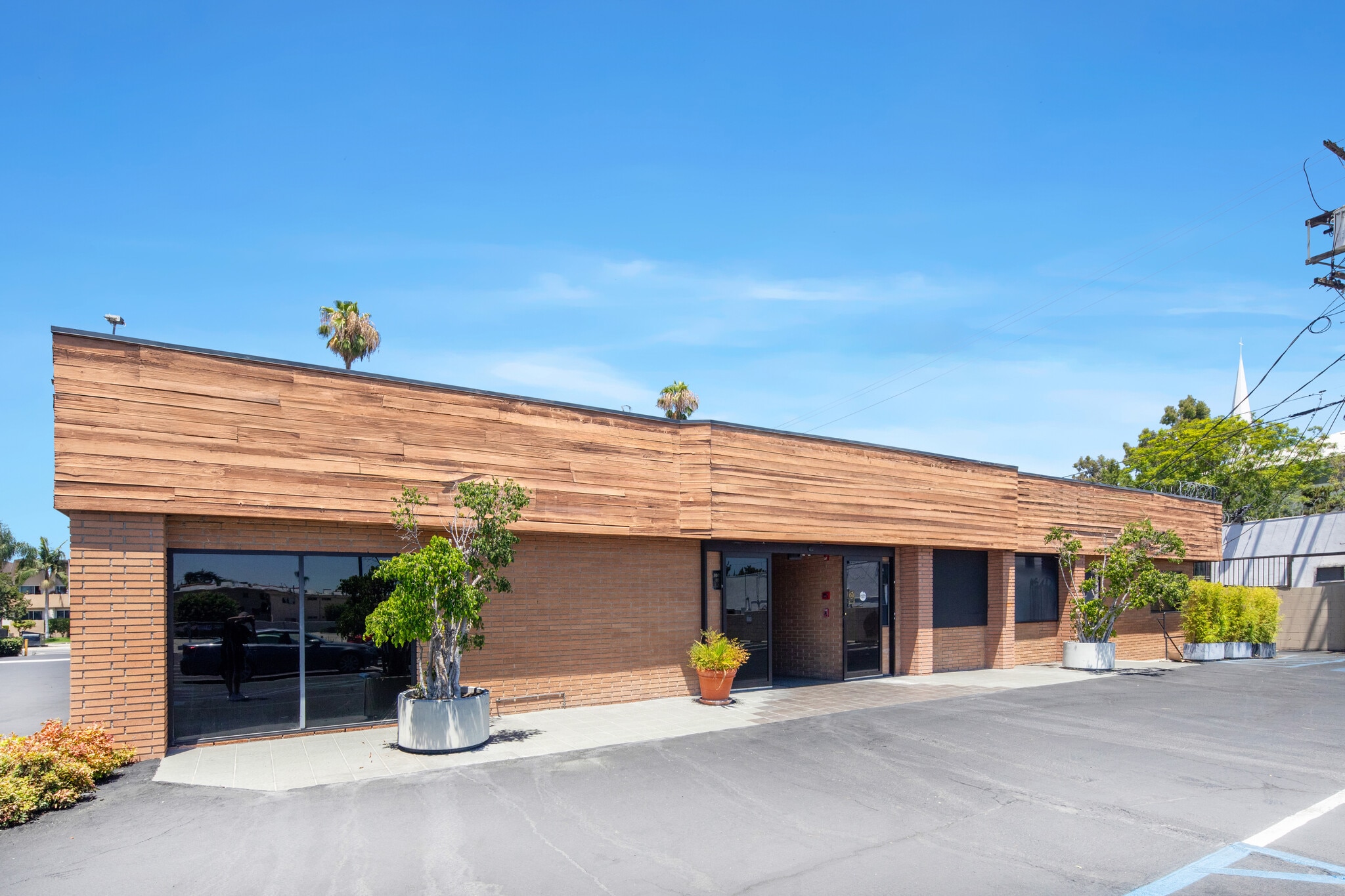 14914 Sherman Way, Van Nuys, CA for sale Building Photo- Image 1 of 13