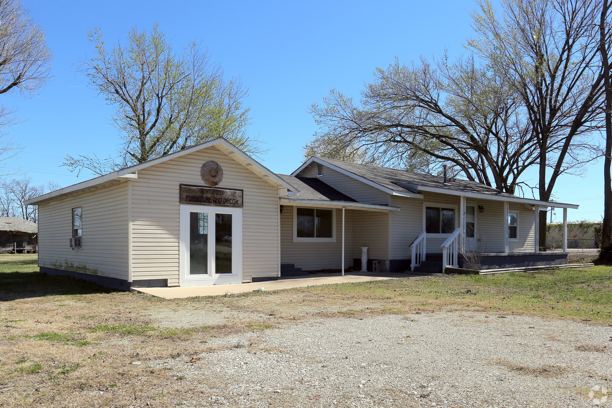 606 N Main St, North Miami, OK for sale Primary Photo- Image 1 of 1