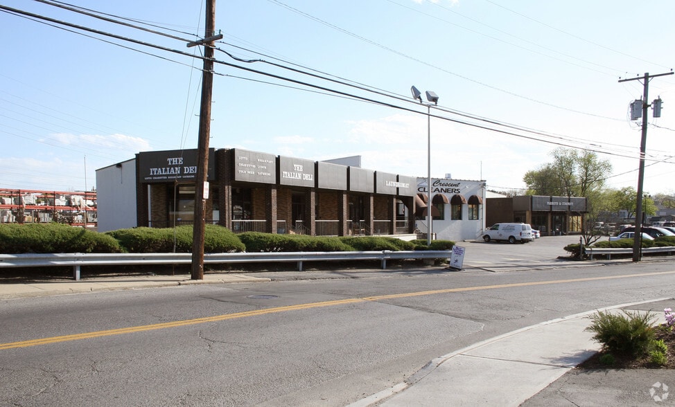 67 Crescent St, Stamford, CT for sale - Building Photo - Image 1 of 1