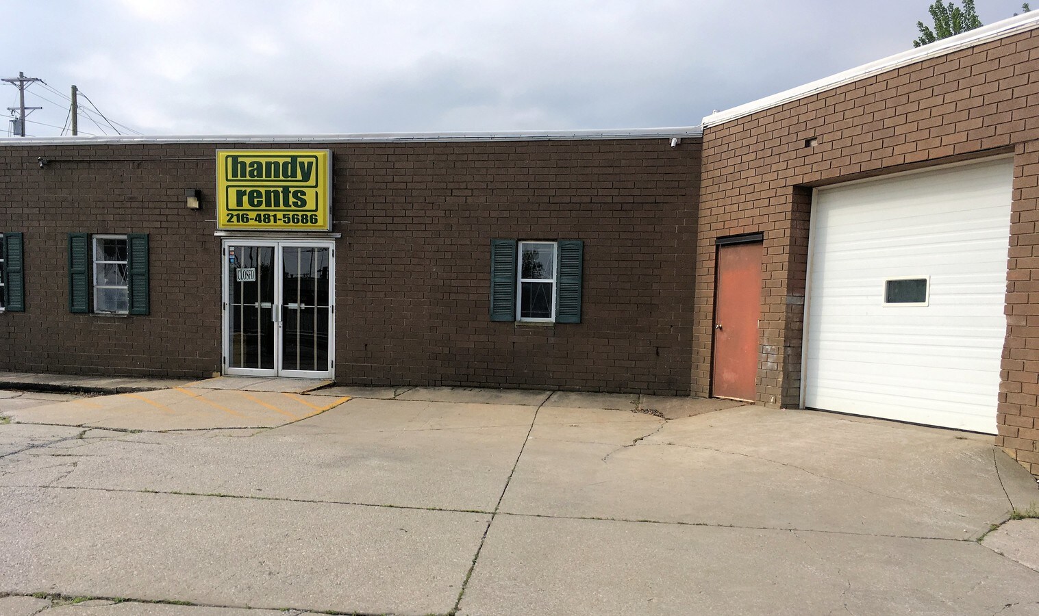 1050 E 222nd St, Euclid, OH 44117