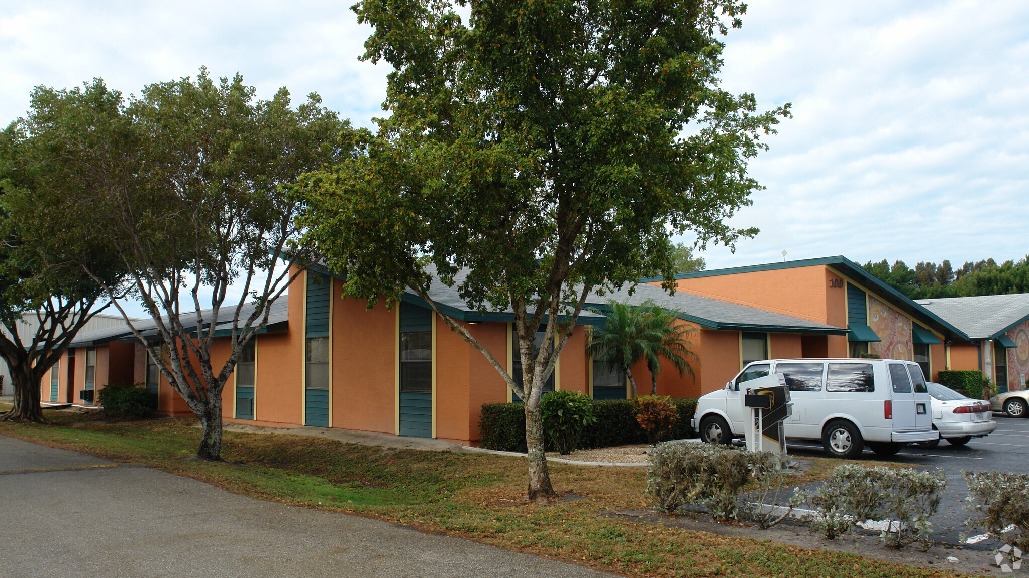 11595 Kelly Rd, Fort Myers, FL for sale Primary Photo- Image 1 of 1