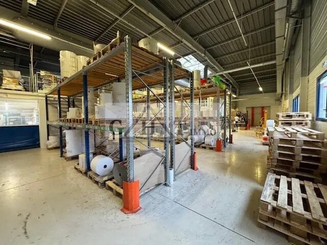 Office in Cheptainville for lease - Building Photo - Image 3 of 22