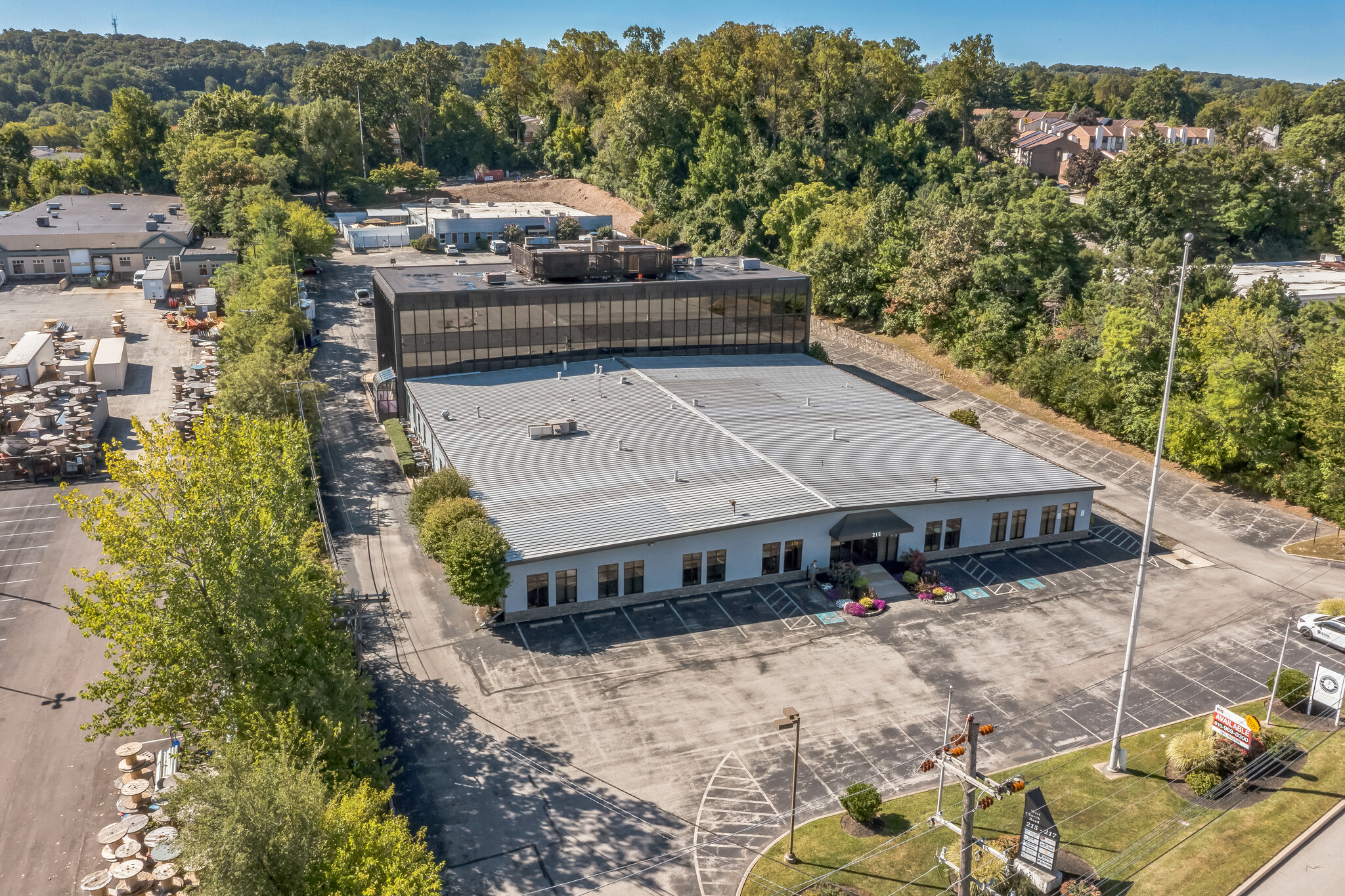 215-217 W Church Road | Office + Retail portfolio of 2 properties for sale on LoopNet.com Building Photo- Image 1 of 16