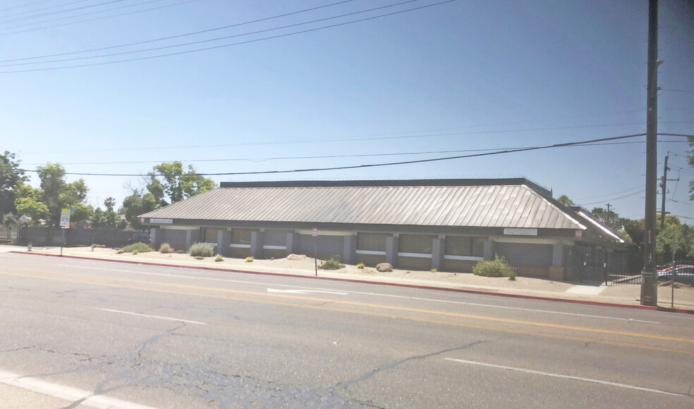 3855 N West Ave, Fresno, CA for lease - Building Photo - Image 1 of 7