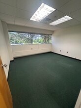 16-00 State Route 208, Fair Lawn, NJ for lease Interior Photo- Image 2 of 5
