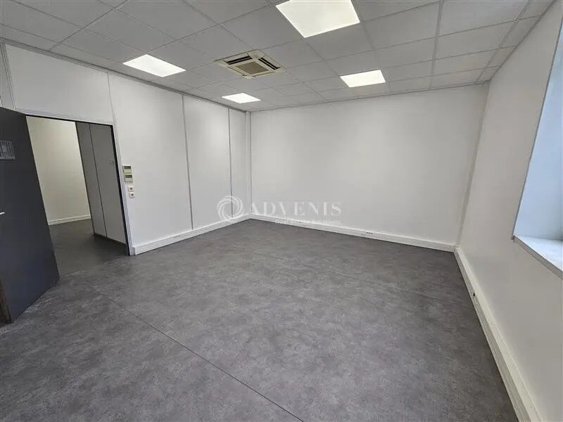 Office in Pantin for lease Building Photo- Image 1 of 12