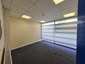 Pond Rd, Ebbw Vale for lease Interior Photo- Image 2 of 5