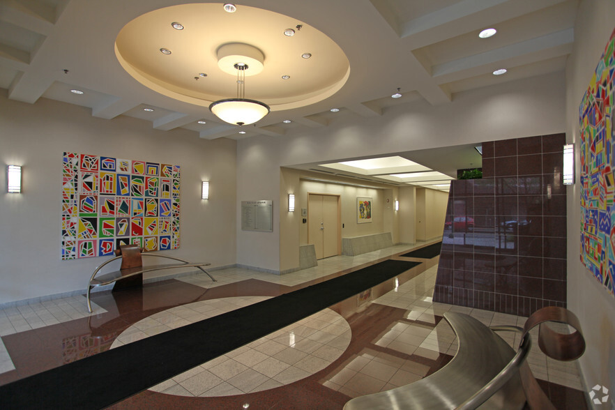 1040 Park Ave, Baltimore, MD for lease - Lobby - Image 3 of 7