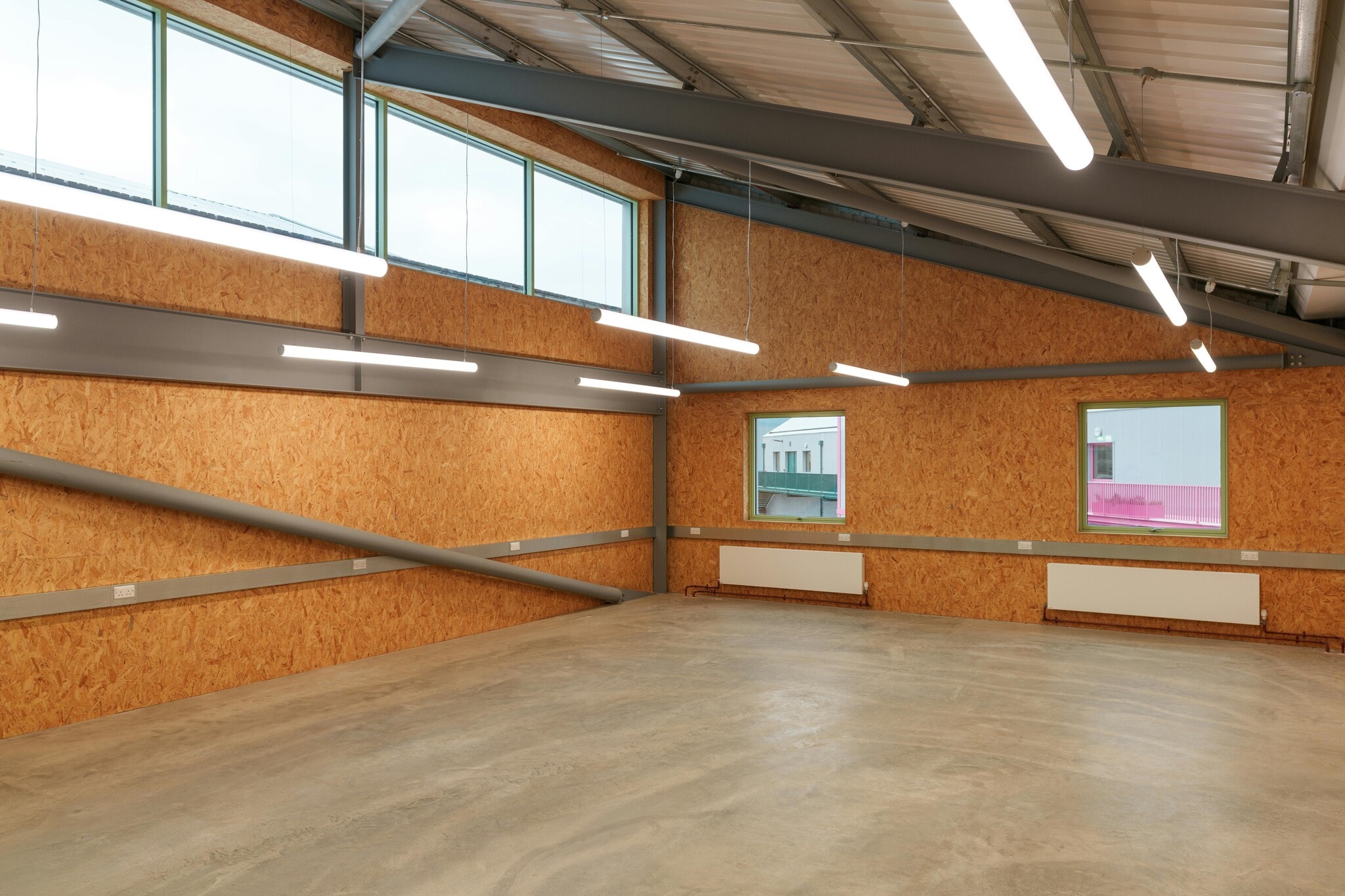 199 Eade, London for lease Interior Photo- Image 1 of 6
