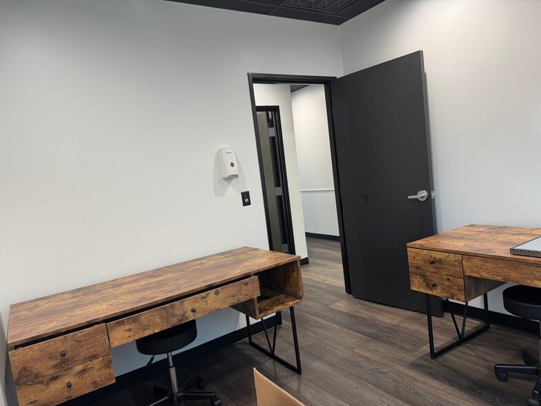 1701 W Royal Ln, Irving, TX for lease - Interior Photo - Image 3 of 20