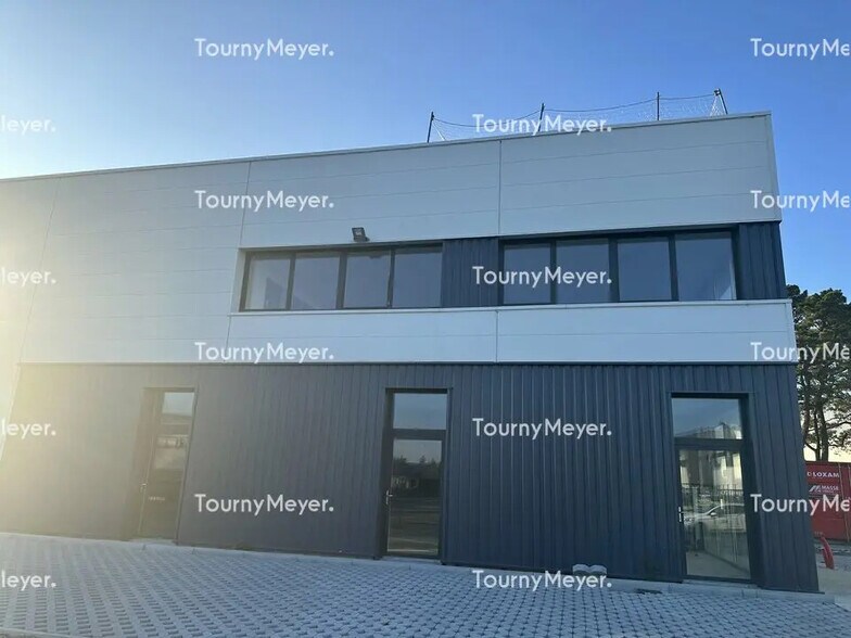 Flex in Saint-Herblain for lease - Building Photo - Image 2 of 5