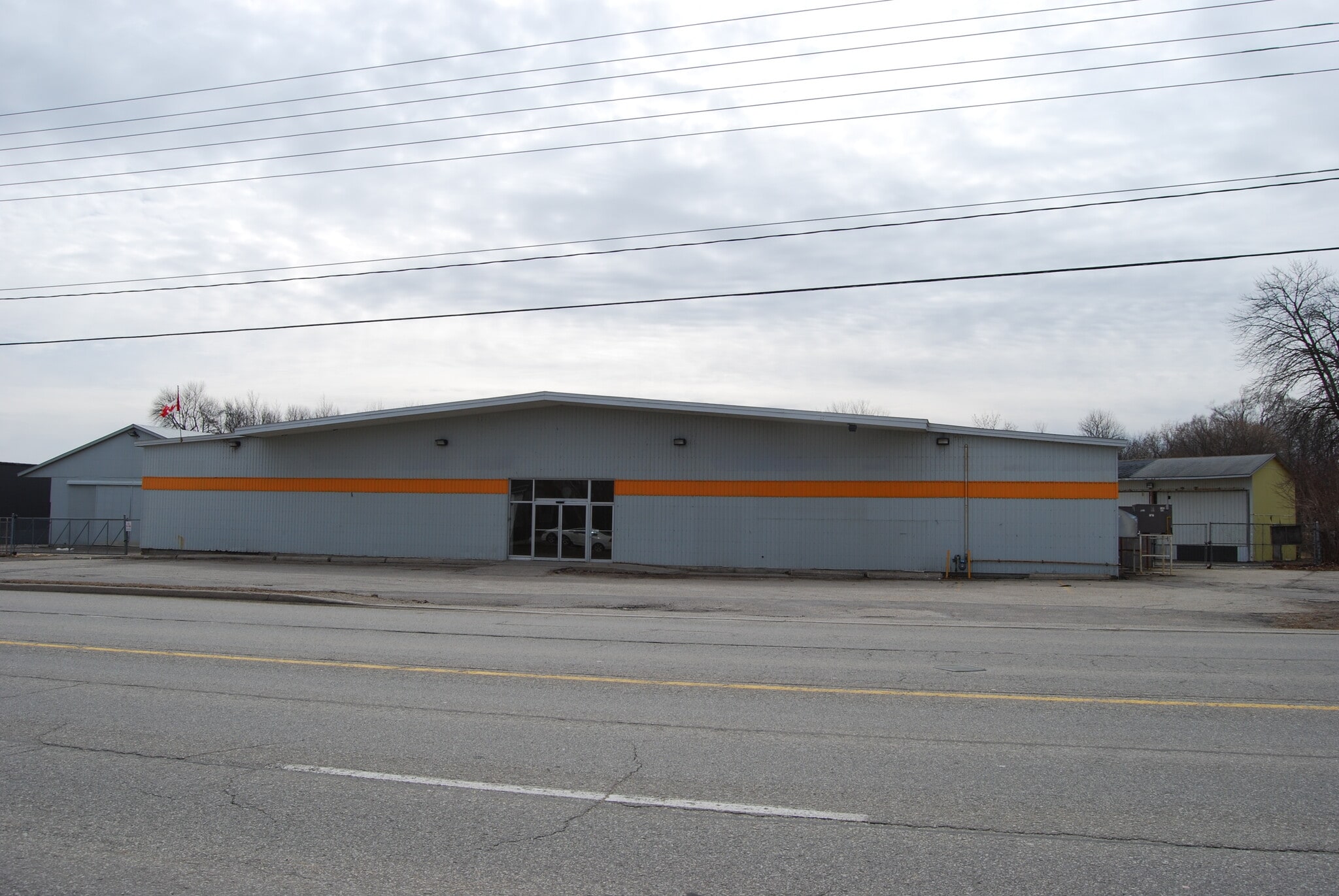 550 Stewart Blvd, Brockville, ON for lease Primary Photo- Image 1 of 3