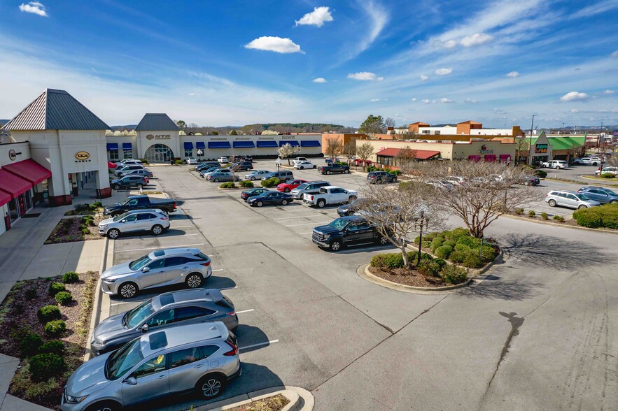 3028-3030 Memorial Pky SW, Huntsville, AL for lease - Building Photo - Image 2 of 7