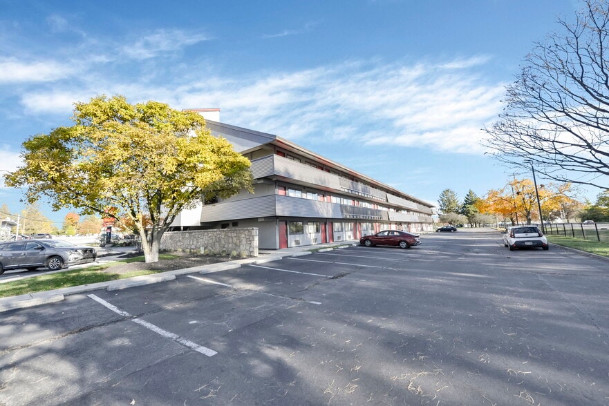 441 Ackerman Rd, Columbus, OH for sale - Building Photo - Image 3 of 12