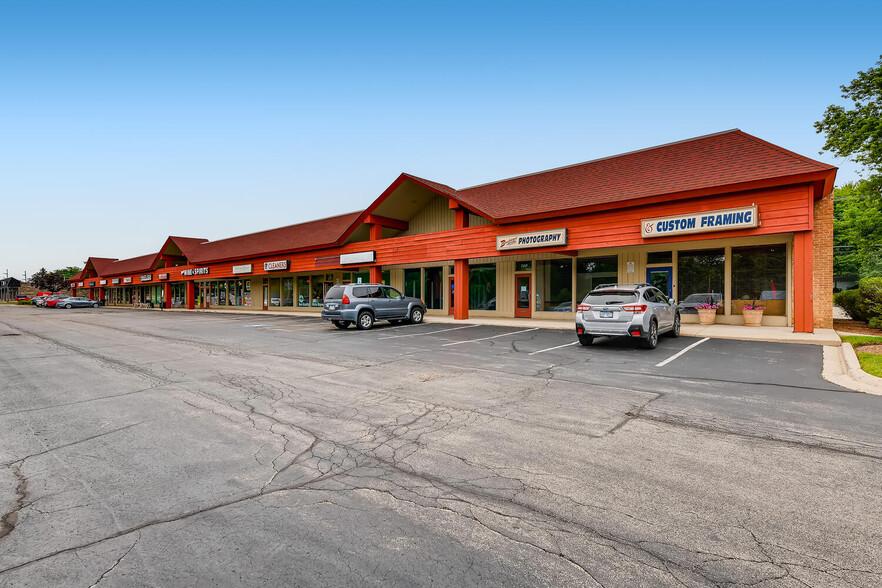 700-730 S Northwest Hwy, Barrington, IL for lease - Building Photo - Image 3 of 21