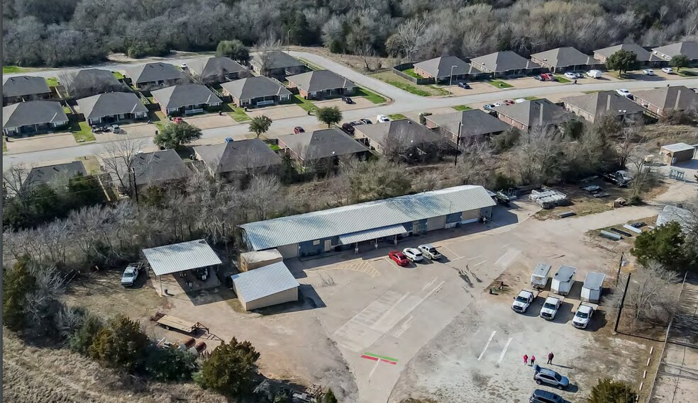 2 West Bronze Lane, Bryan, TX 77807