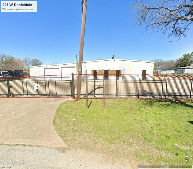 223 W Danieldale Rd, Dallas, TX for sale - Building Photo - Image 2 of 42
