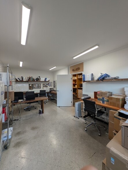 1555 Yosemite Ave, San Francisco, CA for lease - Building Photo - Image 2 of 5