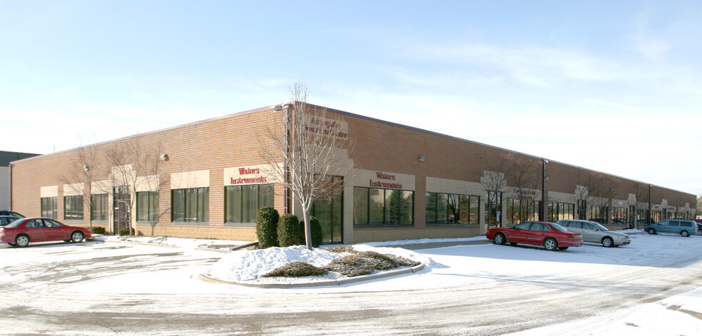 13705 N 26th Ave, Plymouth, MN for lease - Building Photo - Image 2 of 7