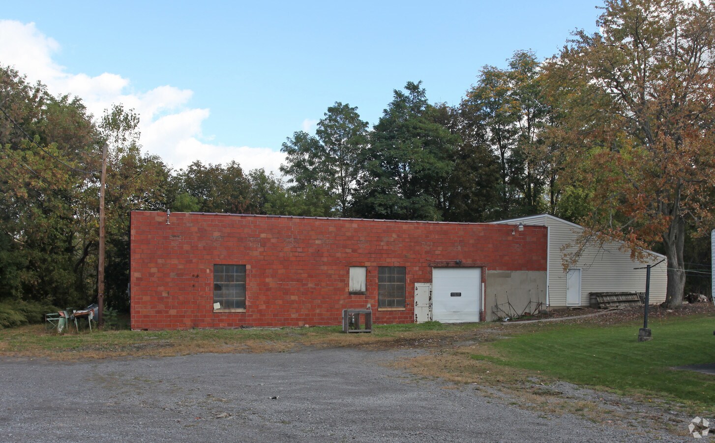 13 Sheldon St, Shortsville, NY 14548