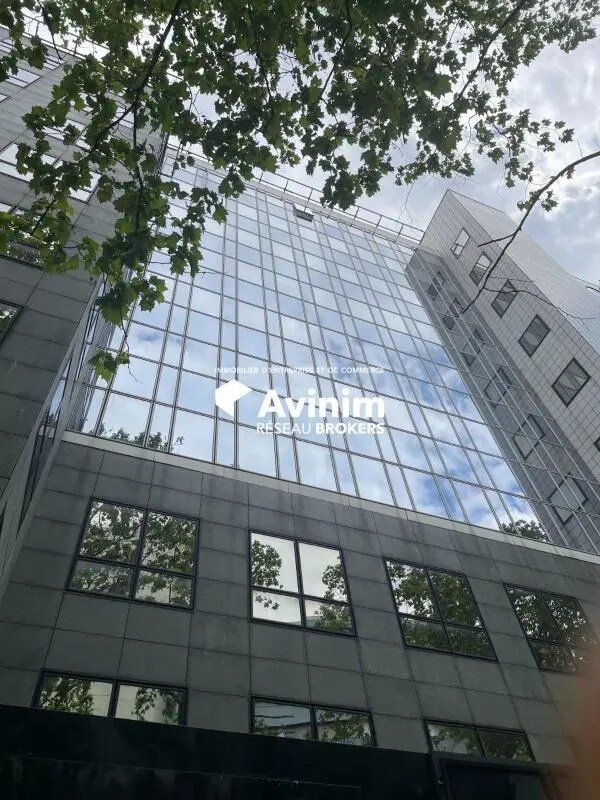 Location Bureaux 388 m² - Photo 1