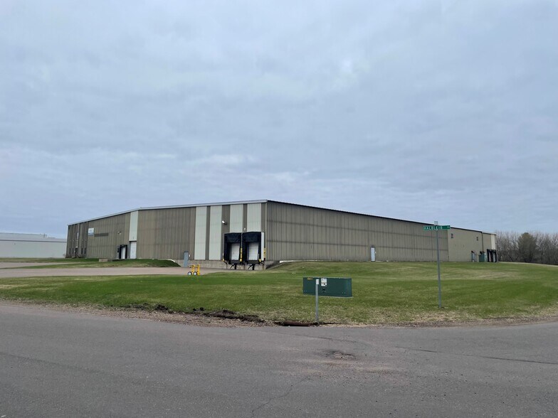 1120 Halbleib Rd, Chippewa Falls, WI for sale - Building Photo - Image 1 of 1