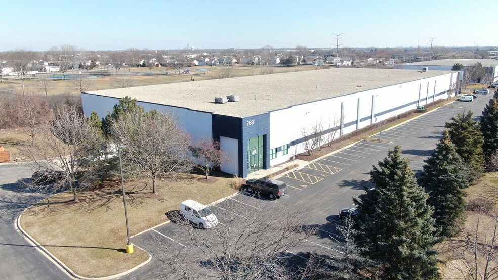 268-278 Windy Point Dr, Glendale Heights, IL for lease - Primary Photo - Image 1 of 1