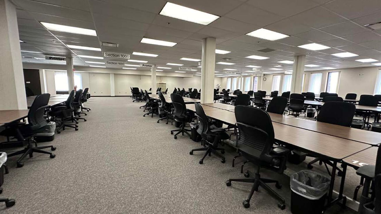 202 2nd St NE, Canton, OH for sale Interior Photo- Image 1 of 7