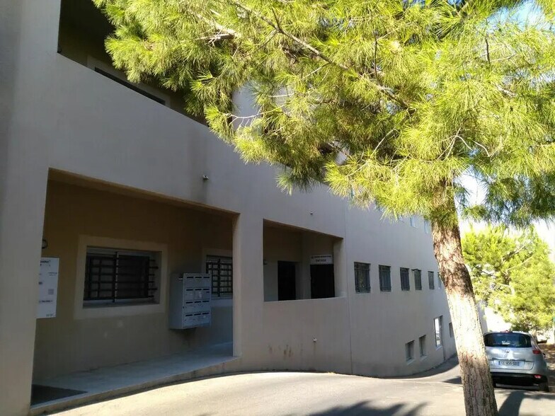 7 Rue Gaston De Flotte, Marseille for sale - Building Photo - Image 3 of 13