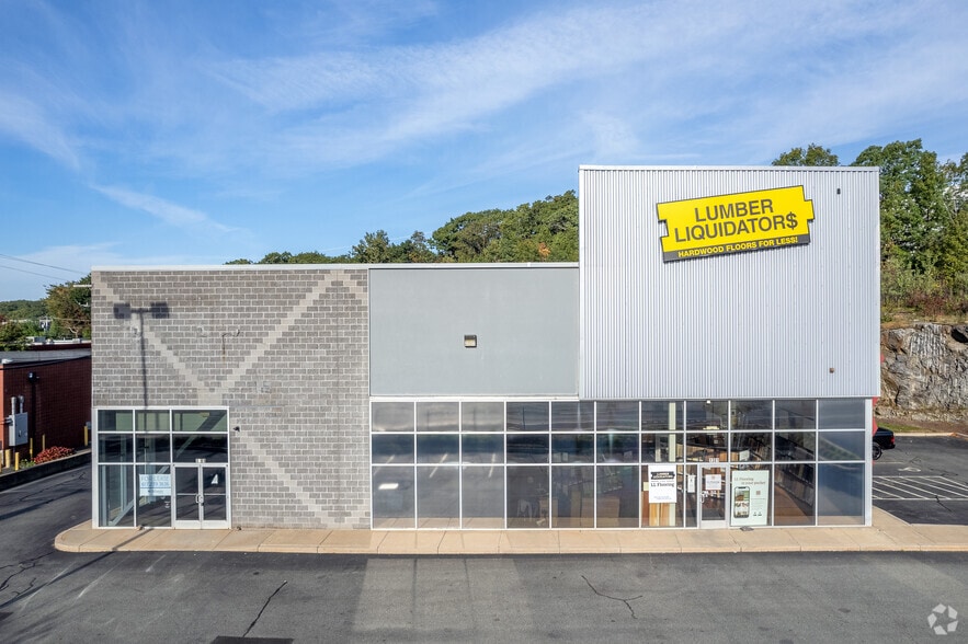1301 Bald Hill Rd, Warwick, RI 02886 Sprint and Lumber Liquidators