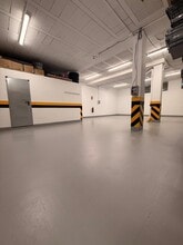 Retail in Montcada i Reixac, Barcelona for lease Interior Photo- Image 1 of 17