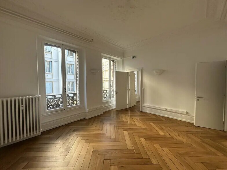 Office in Strasbourg for lease - Interior Photo - Image 2 of 8