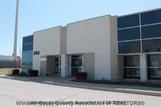 880 North Service Rd, Windsor, ON N8X 3J5 | LoopNet