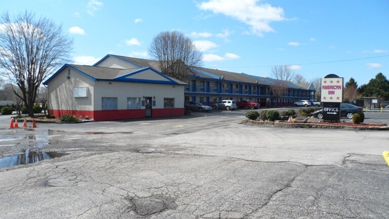 419 Hurricane Creek Rd, Hurricane, WV for sale Primary Photo- Image 1 of 1